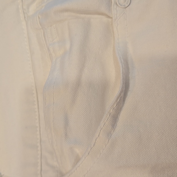 DEMOCRACY AB TECHNOLOGY TAPERED LEG ANKLE/CROPPED WHITE JEANS. SIZE 20 W. - Picture 8 of 13
